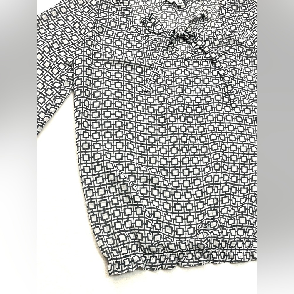 Banana Republic Women’s Sheer Gray and White Geometric 3/4 Sleeve Shirt Blouse - Picture 2 of 16